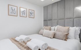 Flat In Queens Park